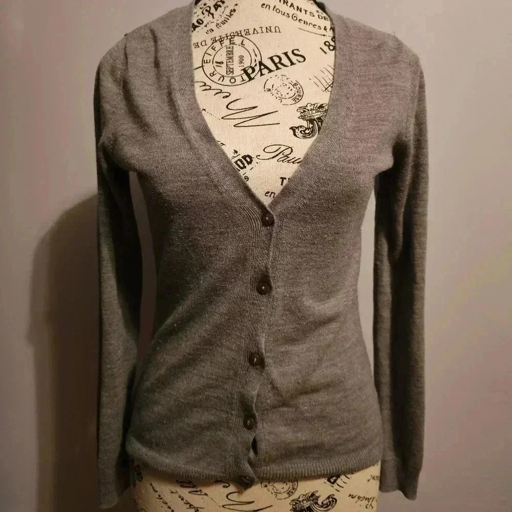 New York and company grey cardigan sweater‎